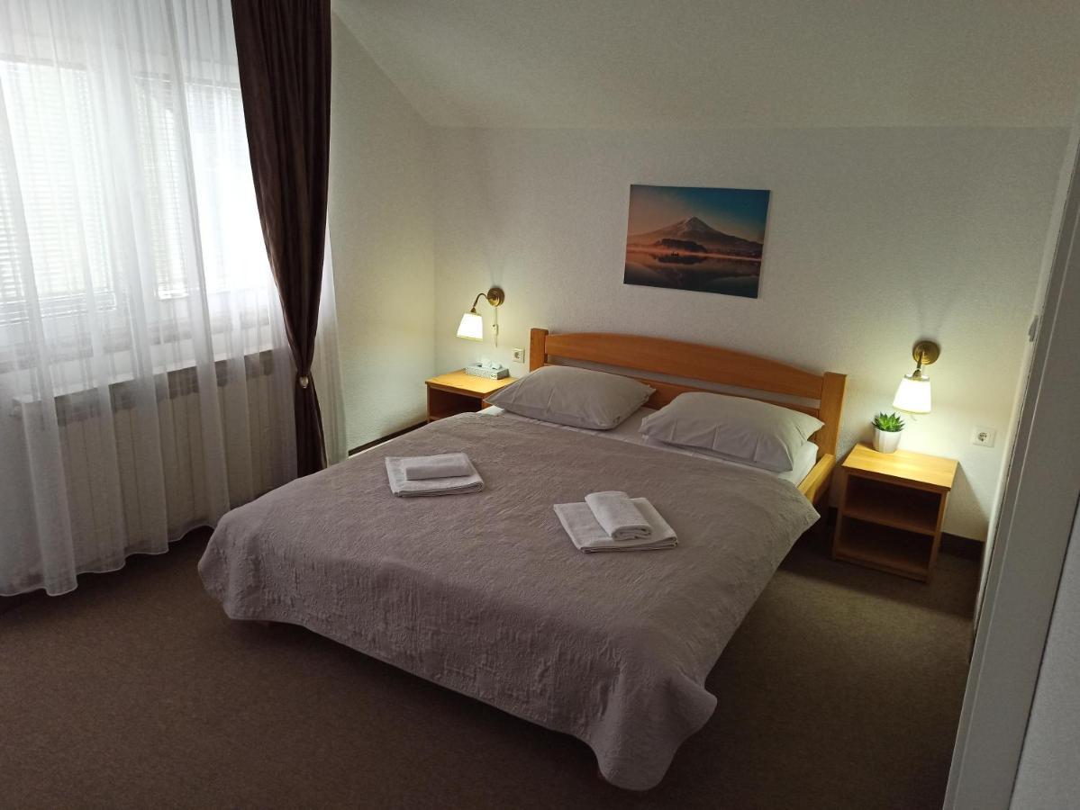 Guesthouse Kovacevic Korenica Eksteriør billede