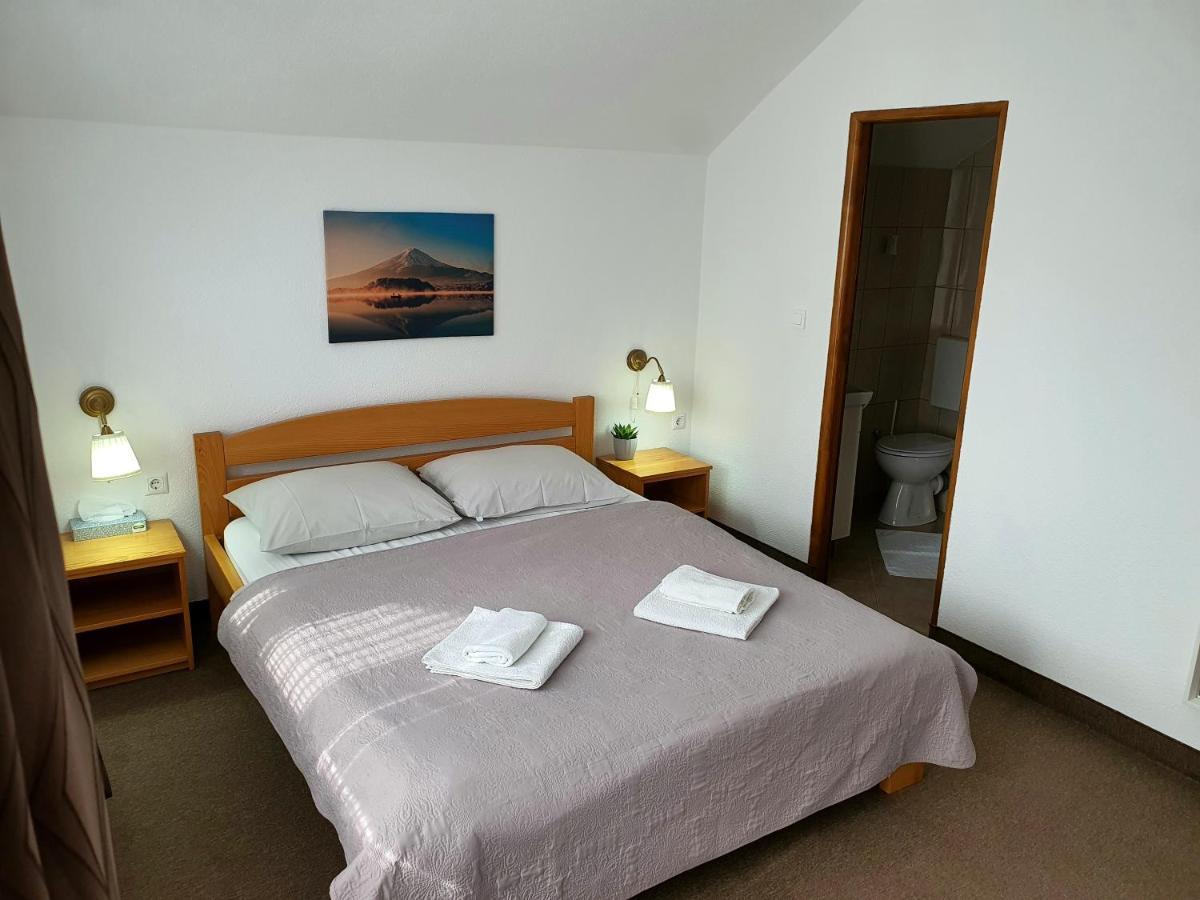 Guesthouse Kovacevic Korenica Eksteriør billede